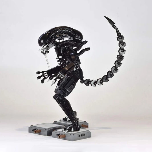 Alien Xenomorph from the movie Alien Vs Predator - Building blocks 600 pieces
